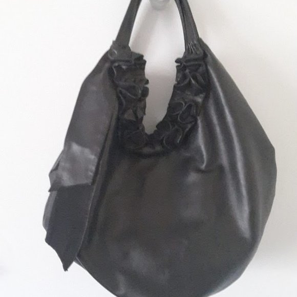 **SOLD** Elie Tahari Melrose Large Hobo Handbag - Picture 2 of 10